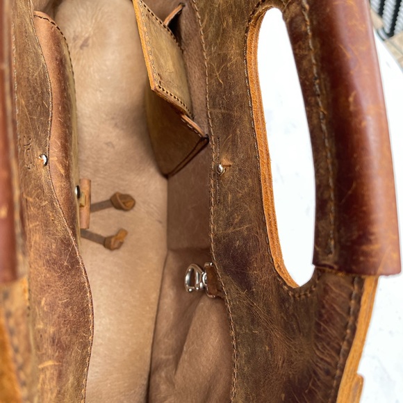 Saddleback Leather Shoulder Dark Brown Small Tote Bag With Removable Liner - Picture 6 of 9